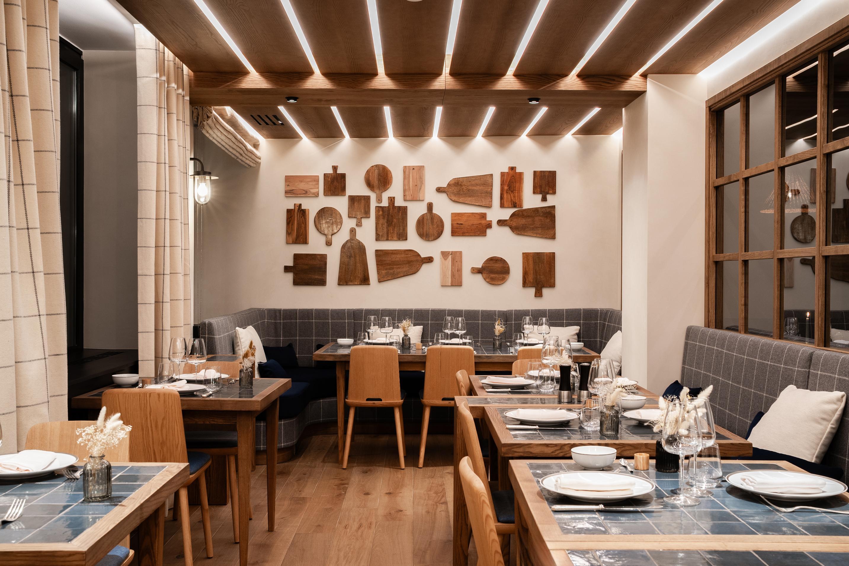 Hotel Annapurna Корчевел Екстериор снимка